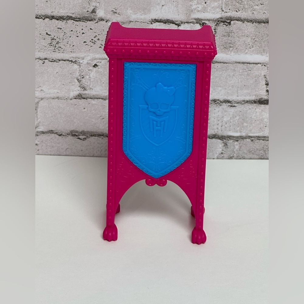 Monster High Deluxe High School Replacement Podium Console Table Furniture